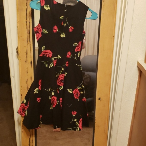 This Dress is perfect for 11-12 years old - Picture 2 of 3